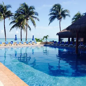 *** Aparthotel Nautibeach Front In North Mexico